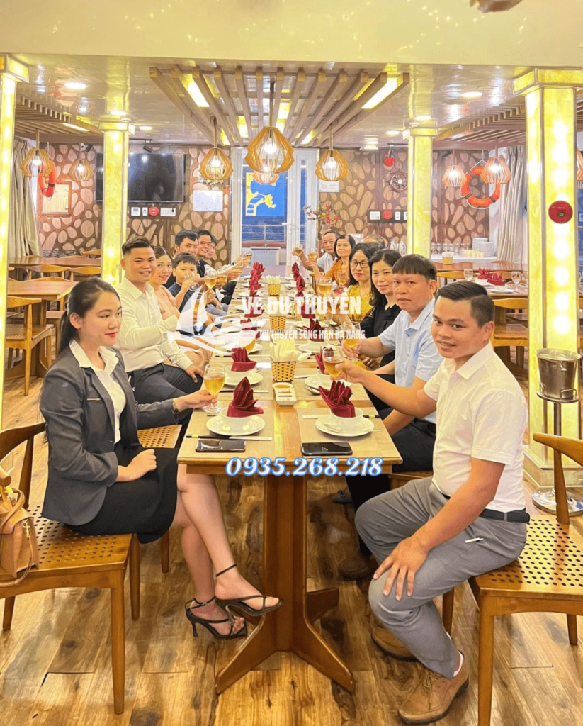 Tour ăn tối du thuyền sông Hàn Đà Nẵng