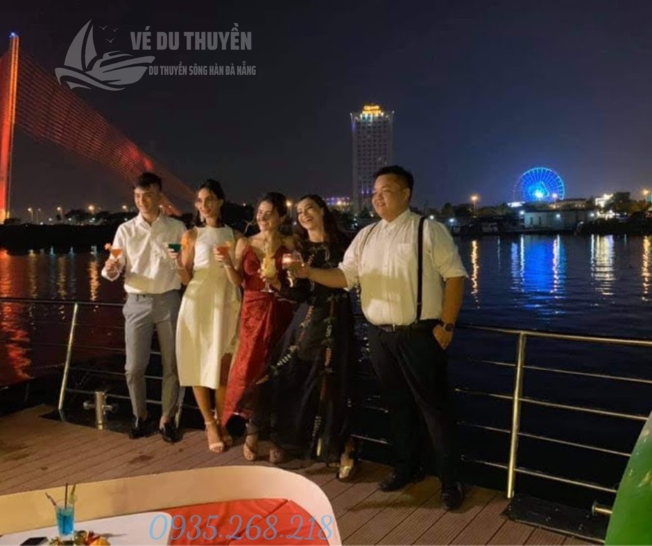 Đi du thuyền trên sông Hàn khám phá thật nhiều điểm đến