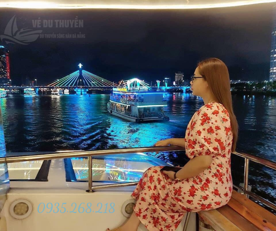 Đi du thuyền trên sông Hàn để tận hưởng sự lãng mạn