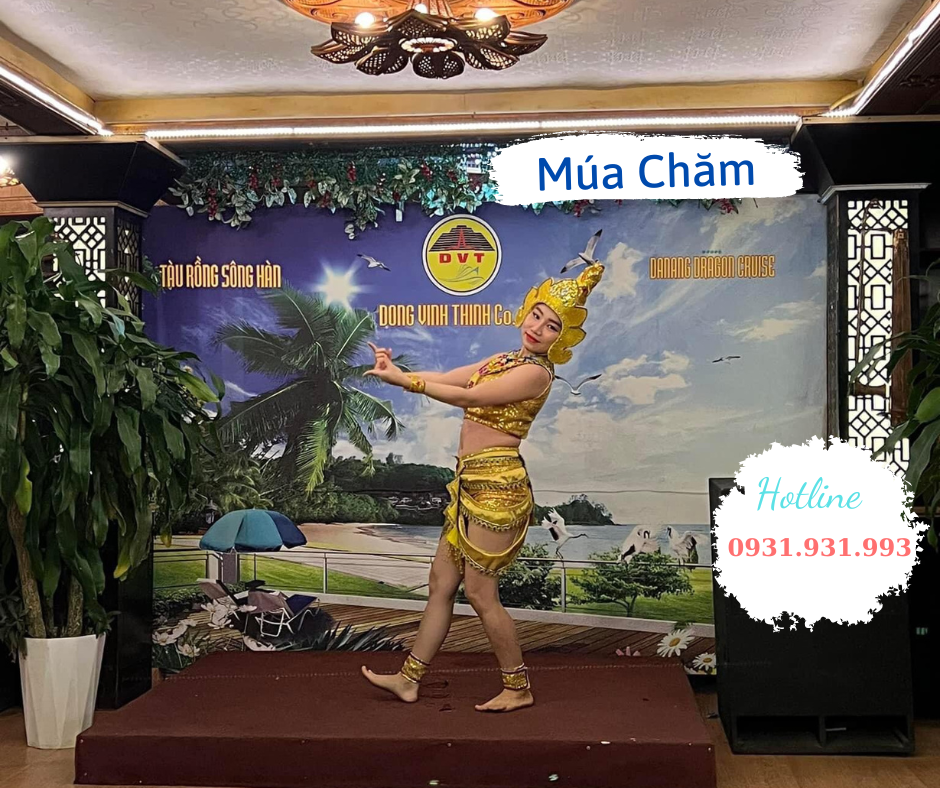 Múa Chăm trên du thuyền sông Hàn