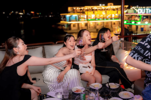 Du thuyền Đà Nẵng 5 sao